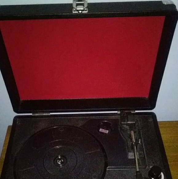 Black and Red Suitcase Record Player - Picture 2 of 5